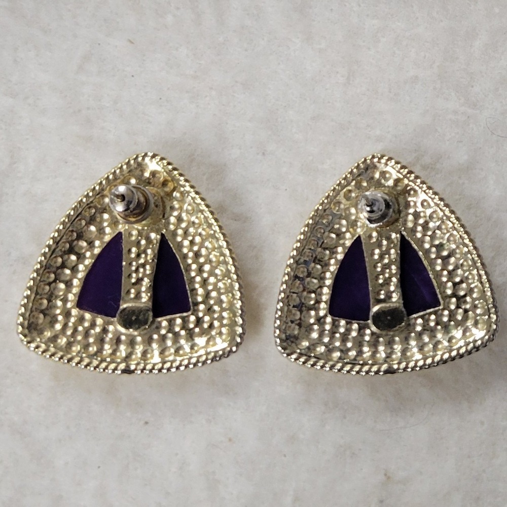 Vintage Unsigned Gold Tone Purple Acrylic Triangle Stud Pierced 1" Earrings - Picture 3 of 3